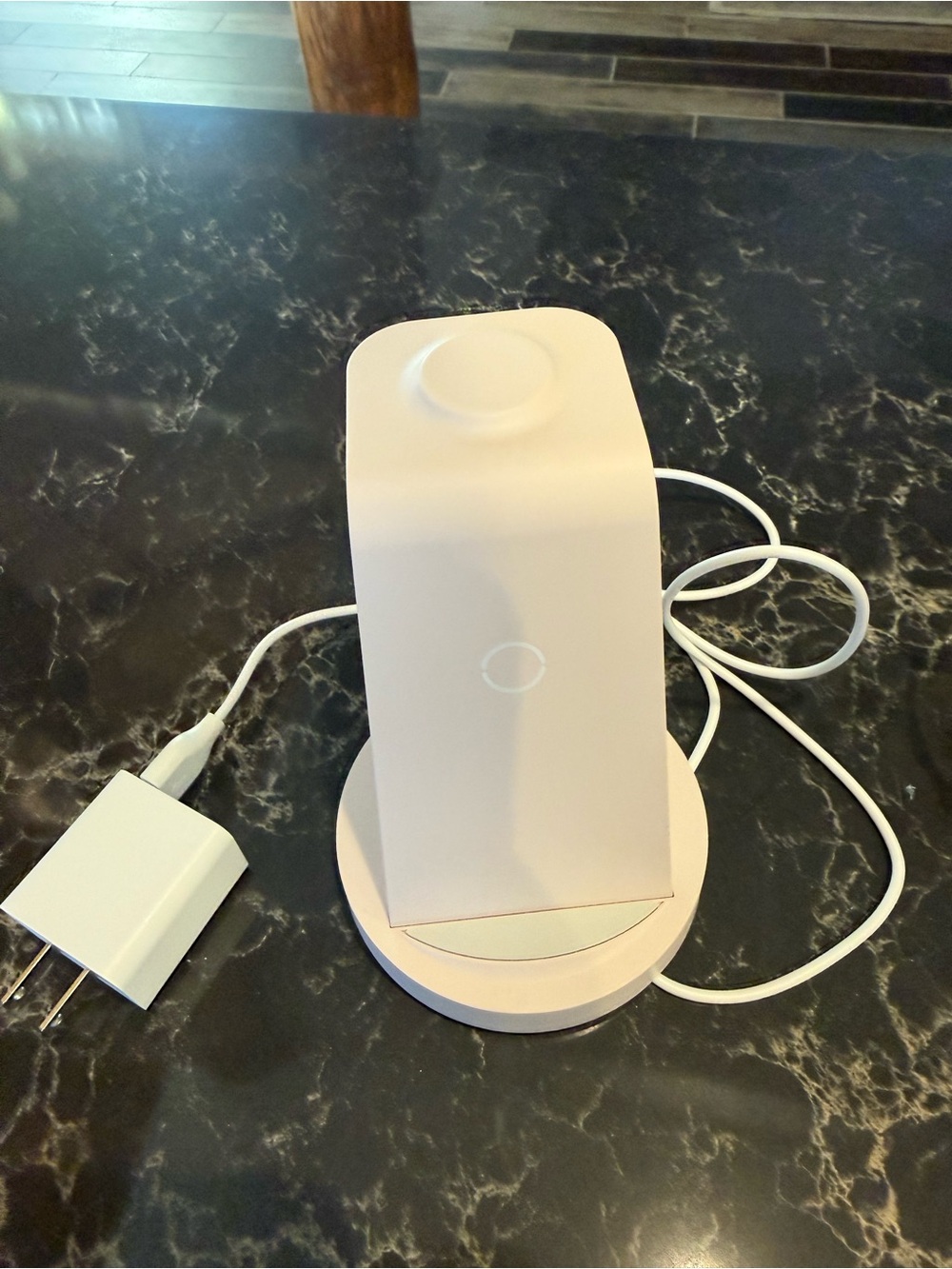 Minimal Wireless Charging Stand in Light Pink